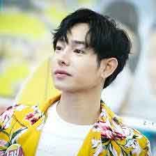 ประวัติและเส้นทางในวงการบันเทิงของ เป็ก ผลิตโชค